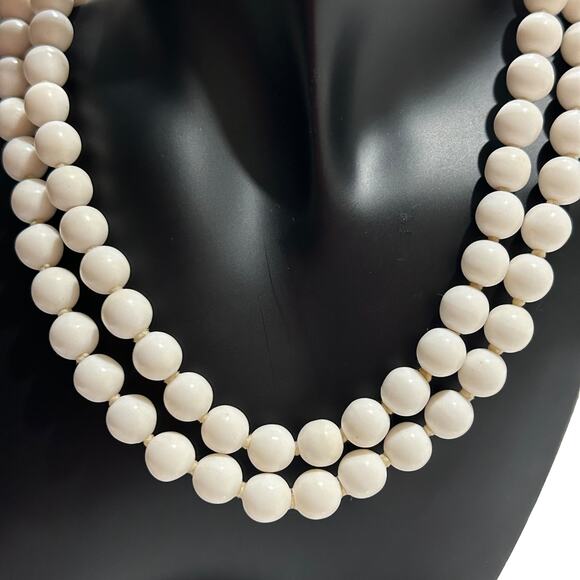 White Double Strand Beaded Necklace - Picture 3 of 4
